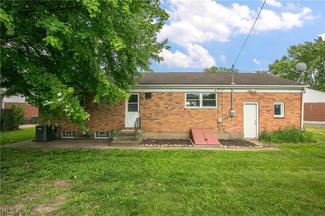 3816 Root Avenue NE, Canton, OH 44705