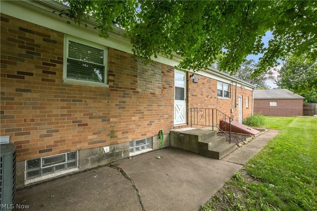 3816 Root Avenue NE, Canton, OH 44705