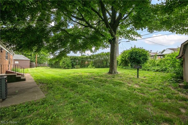 3816 Root Avenue NE, Canton, OH 44705