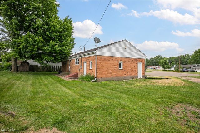 3816 Root Avenue NE, Canton, OH 44705