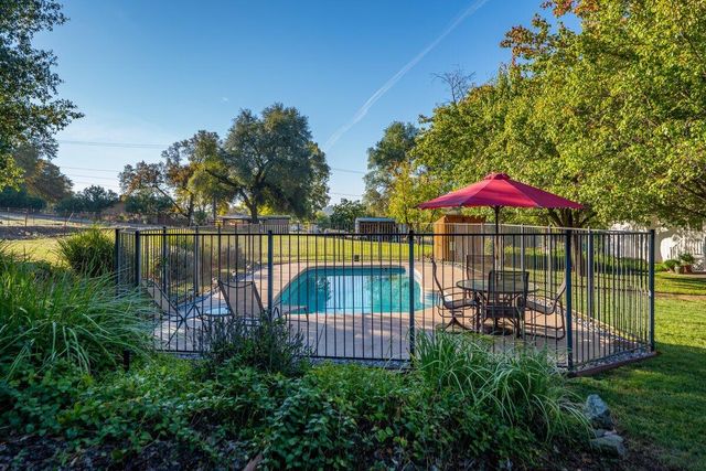 12269 Dry Creek Road, Bella Vista, CA 96008