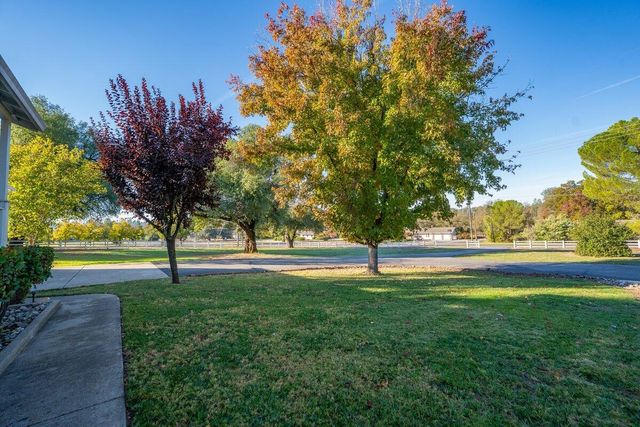 12269 Dry Creek Road, Bella Vista, CA 96008