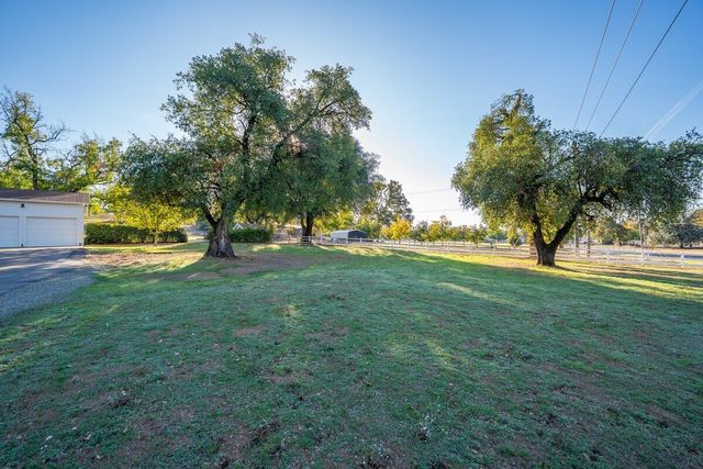 12269 Dry Creek Road, Bella Vista, CA 96008