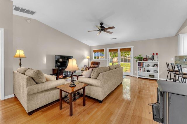 12269 Dry Creek Road, Bella Vista, CA 96008