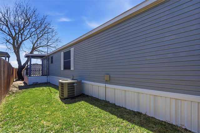 714 Parkview Drive, Forney, TX 75126