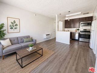 1133 W 36th Place 6, Los Angeles, CA 90007