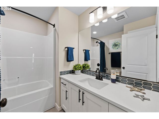 10076 Se HORNADAY Ave 370, Happy Valley, OR 97086