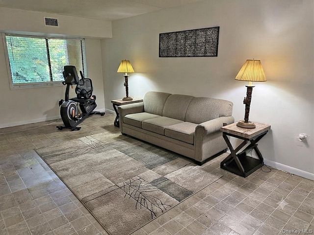 66 Omni Parc Drive, Nanuet, NY 10954