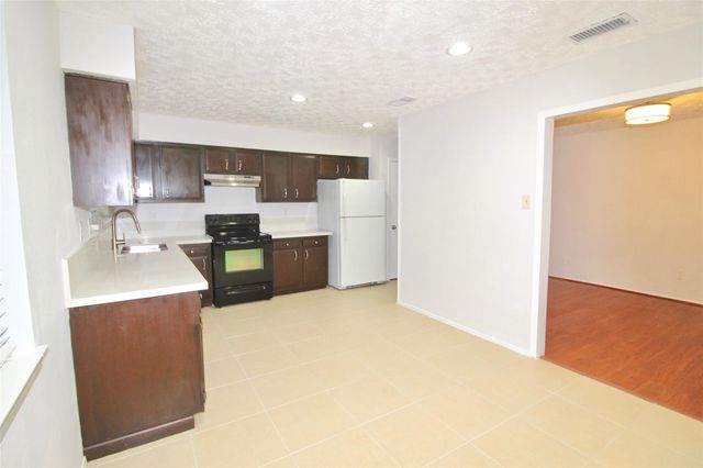 16803 Ribbonridge Drive, Sugar Land, TX 77498