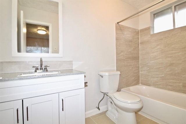 16803 Ribbonridge Drive, Sugar Land, TX 77498