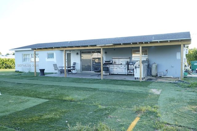 32305 SW 202nd Ave, Homestead, FL 33030