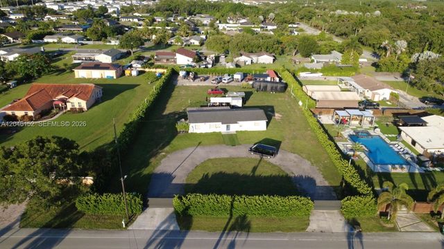 32305 SW 202nd Ave, Homestead, FL 33030