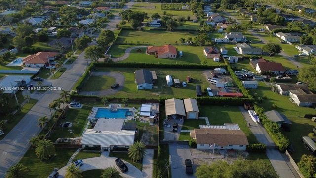 32305 SW 202nd Ave, Homestead, FL 33030