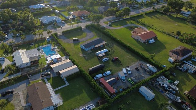 32305 SW 202nd Ave, Homestead, FL 33030