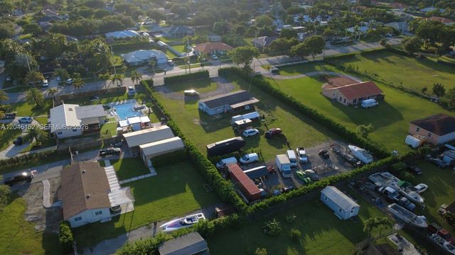 32305 SW 202nd Ave, Homestead, FL 33030