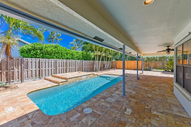 13442 Northumberland Circle, Wellington, FL 33414