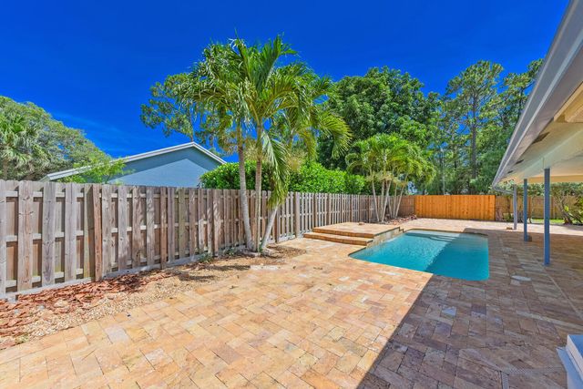 13442 Northumberland Circle, Wellington, FL 33414