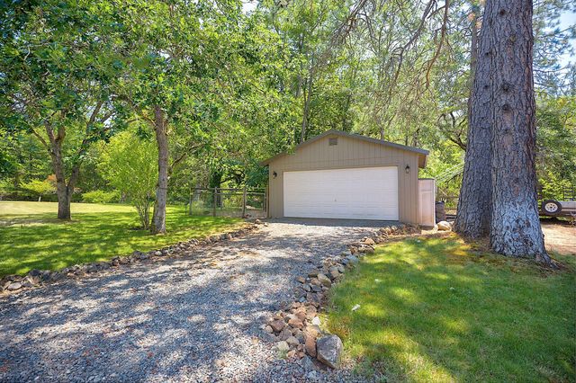 627 Carriage Road, Grants Pass, OR 97526