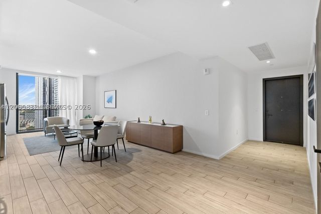 398 NE 5th St 1518, Miami, FL 33132