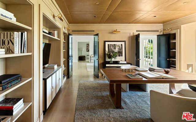 111 N Mapleton Drive, Los Angeles, CA 90077