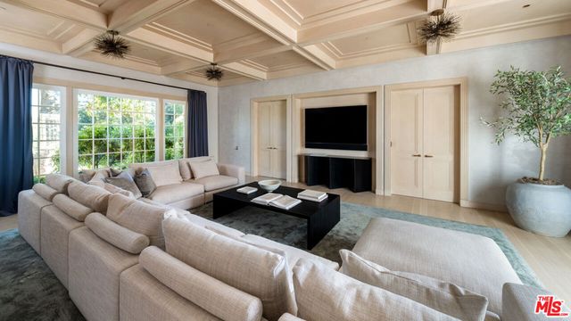 111 N Mapleton Drive, Los Angeles, CA 90077