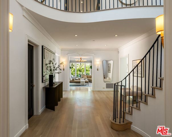 111 N Mapleton Drive, Los Angeles, CA 90077