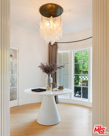 111 N Mapleton Drive, Los Angeles, CA 90077