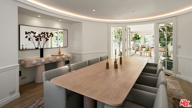 111 N Mapleton Drive, Los Angeles, CA 90077