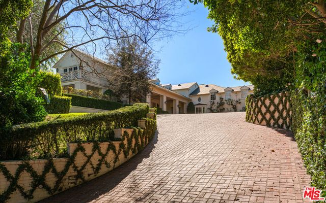 111 N Mapleton Drive, Los Angeles, CA 90077