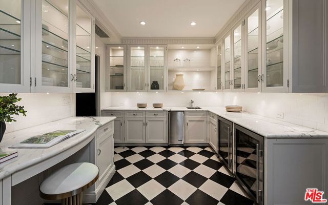 111 N Mapleton Drive, Los Angeles, CA 90077