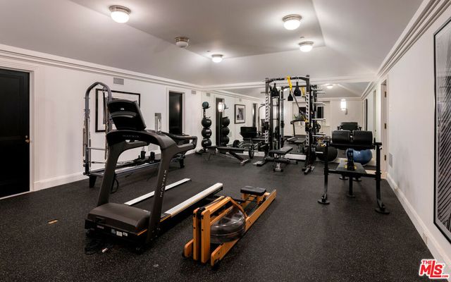 111 N Mapleton Drive, Los Angeles, CA 90077