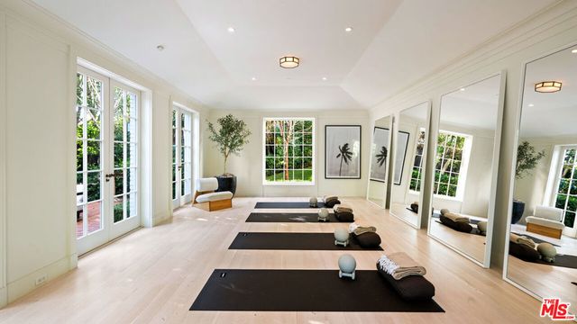 111 N Mapleton Drive, Los Angeles, CA 90077