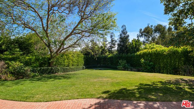 111 N Mapleton Drive, Los Angeles, CA 90077