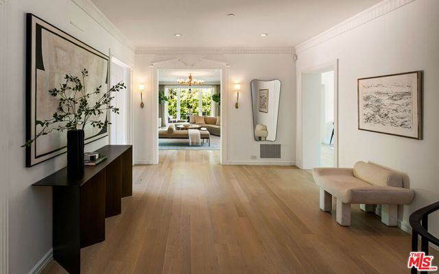 111 N Mapleton Drive, Los Angeles, CA 90077