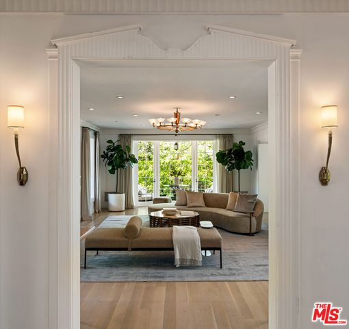 111 N Mapleton Drive, Los Angeles, CA 90077