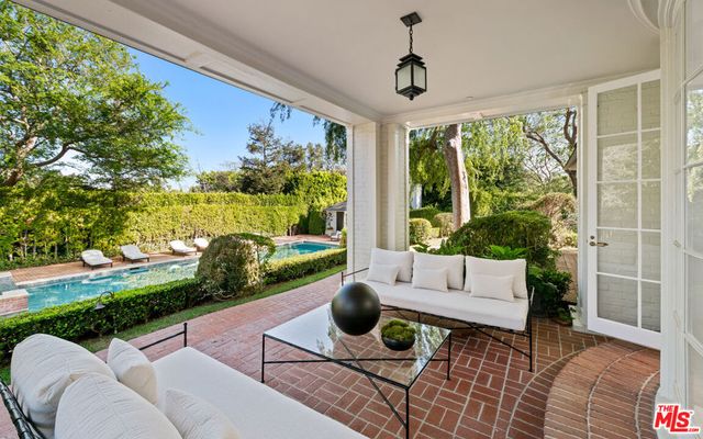 111 N Mapleton Drive, Los Angeles, CA 90077