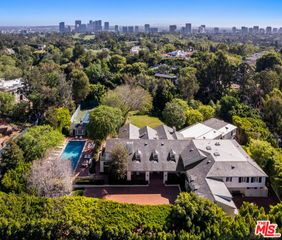 111 N Mapleton Drive, Los Angeles, CA 90077