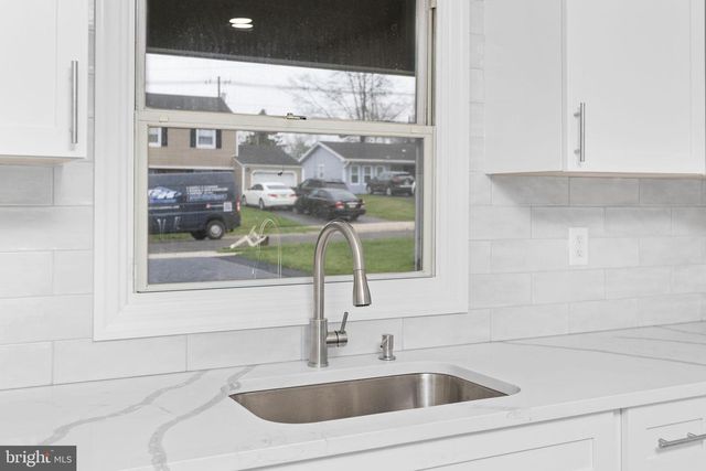 31 MEDLEY LN, Willingboro, NJ 08046