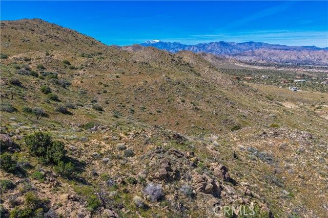 58215 Santa Barbara, Yucca Valley, CA 92284