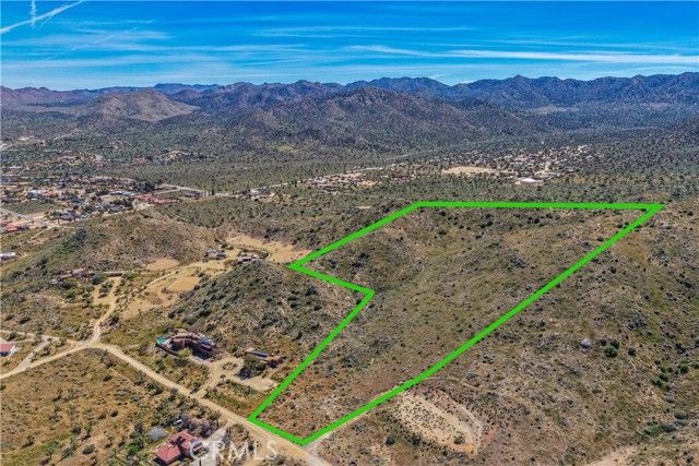 58215 Santa Barbara, Yucca Valley, CA 92284