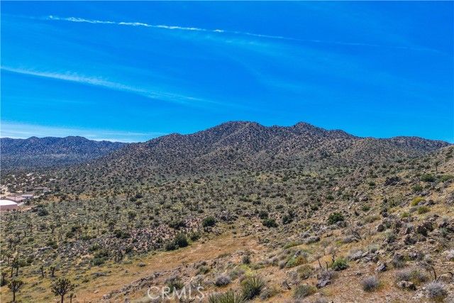 58215 Santa Barbara, Yucca Valley, CA 92284