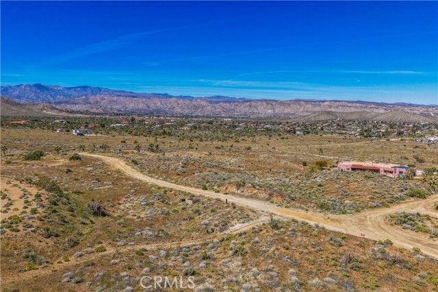58215 Santa Barbara, Yucca Valley, CA 92284