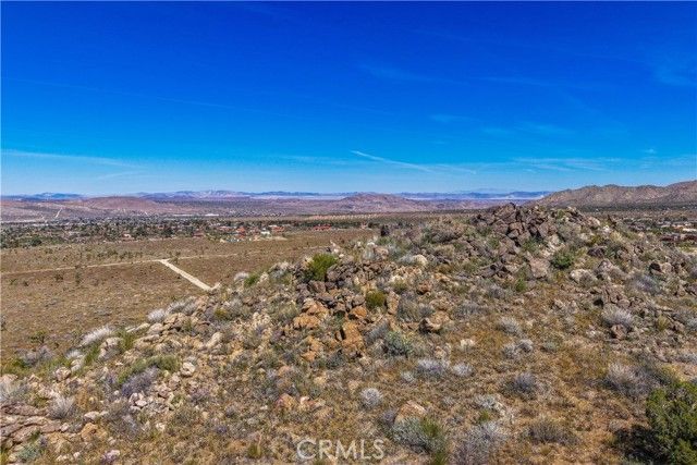 58215 Santa Barbara, Yucca Valley, CA 92284