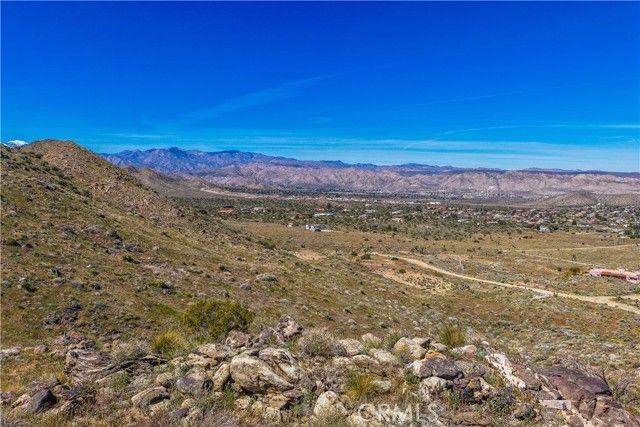 58215 Santa Barbara, Yucca Valley, CA 92284