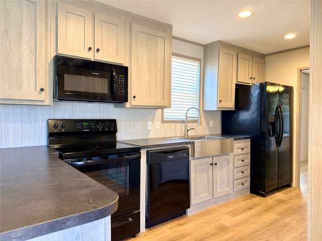 229 Forest Lane Drive B, Mabank, TX 75156