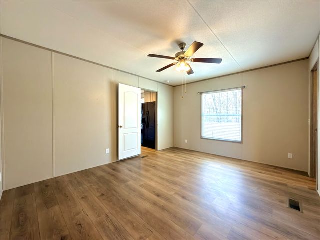 229 Forest Lane Drive B, Mabank, TX 75156