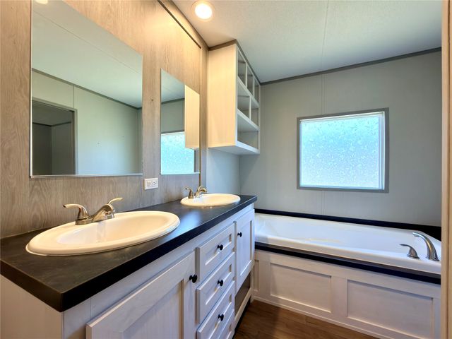 229 Forest Lane Drive B, Mabank, TX 75156