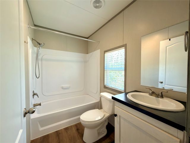 229 Forest Lane Drive B, Mabank, TX 75156