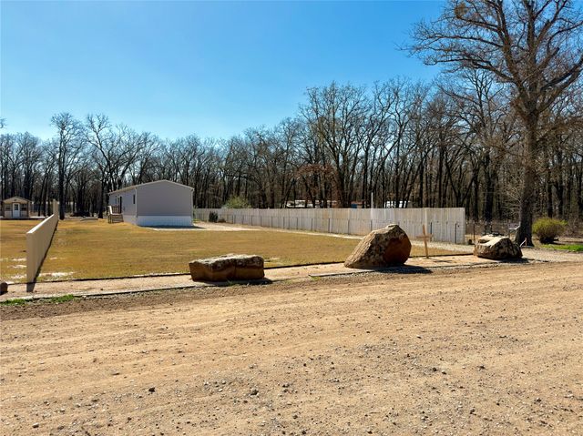 229 Forest Lane Drive B, Mabank, TX 75156
