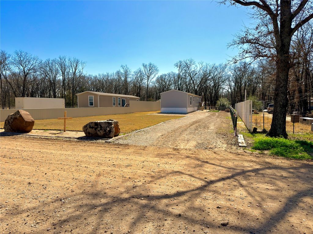 229 Forest Lane Drive B, Mabank, TX 75156